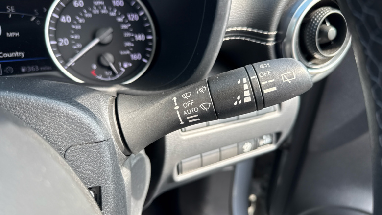 Nissan Juke 1.0 DiG-T 114 N-Connecta 5dr DCT Petrol Hatchback